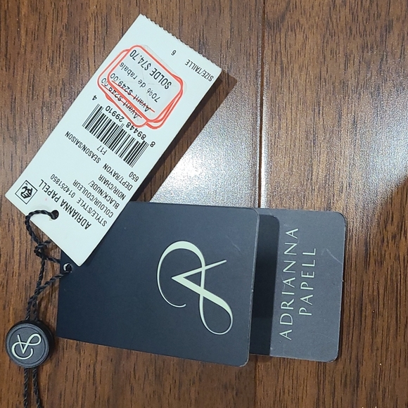 Brand new dress - Picture 2 of 3